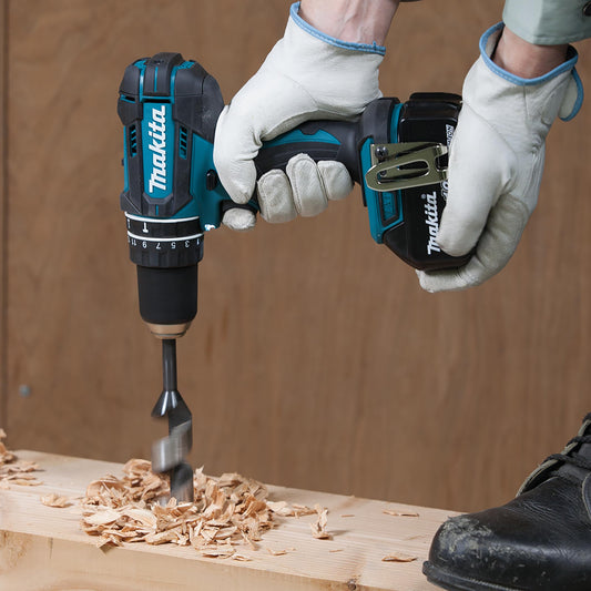 Makita Schlagbohrschrauber (96-teilig): 18V/3,0Ah, 2 Akkus + Ladegerät im Alukoffer
