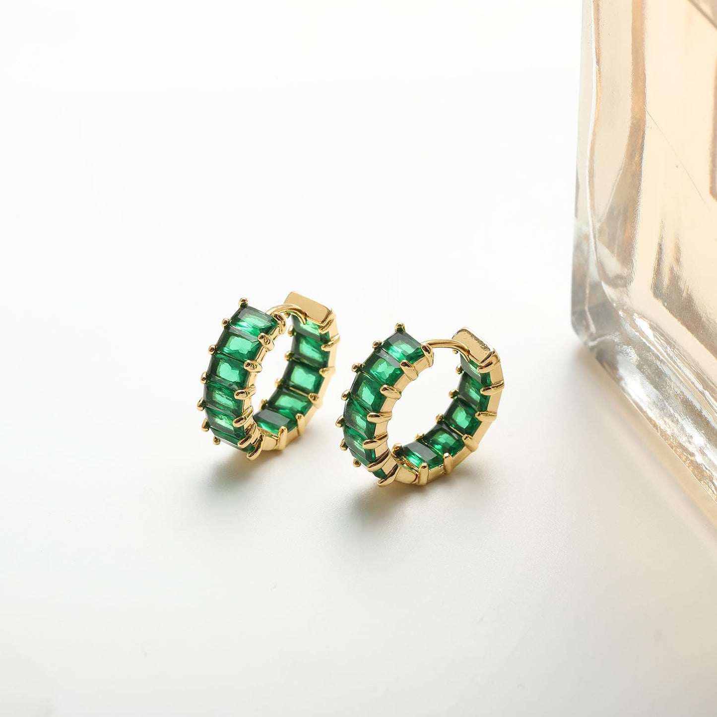MESOVOR Creolen 18K Ohrringe mit Zirkonia für Damen (Grün)