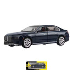 BMW i7 G70 Modellauto (1:24) | Sammler-Miniatur mit Displaybox, Deko, Geschenk