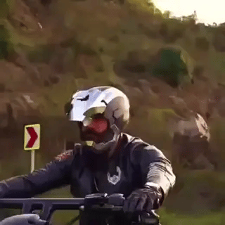 Iron Man 'War Machine - Iron Patriot' Helm (1:1) | Sprach- & Fernsteuerung, leuchtende Augen, elektrisches Cosplay (Preview GIF)