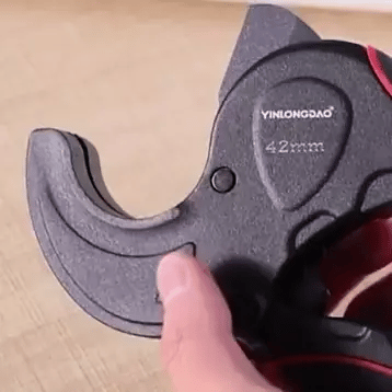 Rohrschneider aus Aluminiumlegierung: 75mm | Ideal für PVC/PU/PP/PE Schläuche - Preview GIF